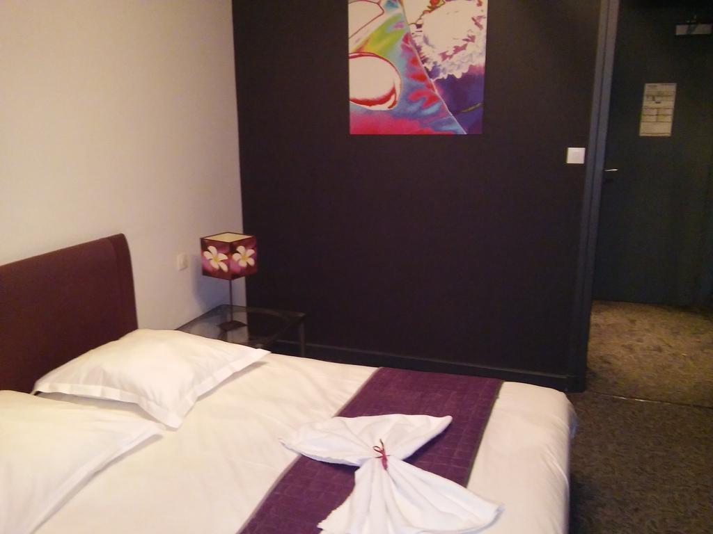 فندق Homtel Le Parc آلوفارْ الغرفة الصورة
